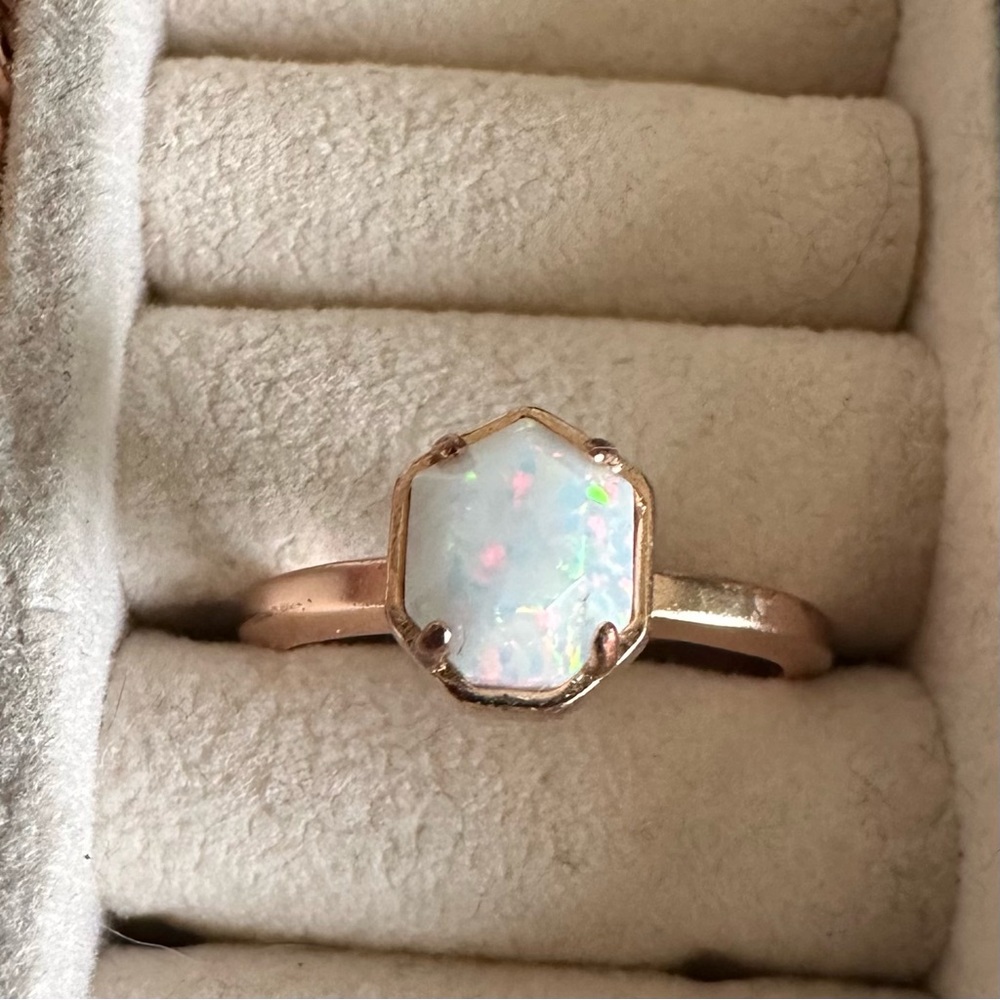 Gorgeous Kendra Scott ring